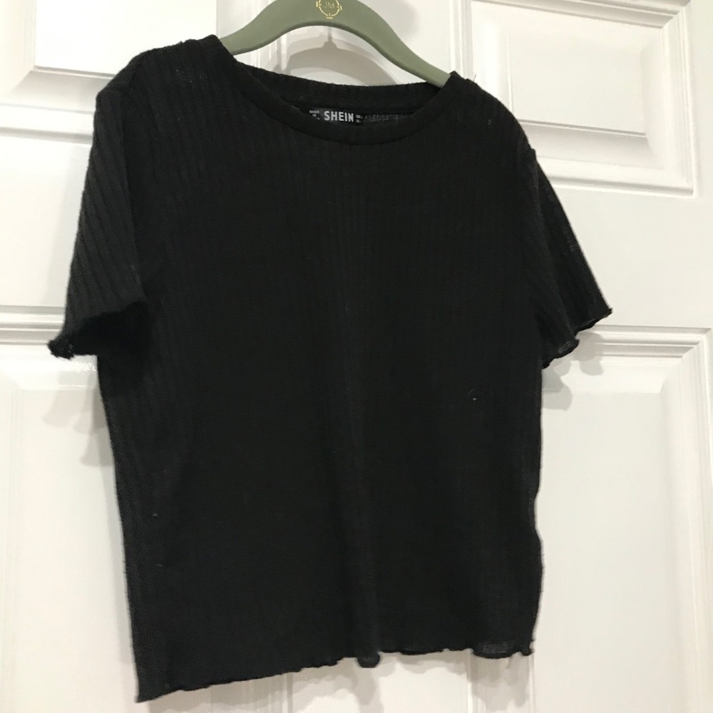 Black lettuce tromp crop top